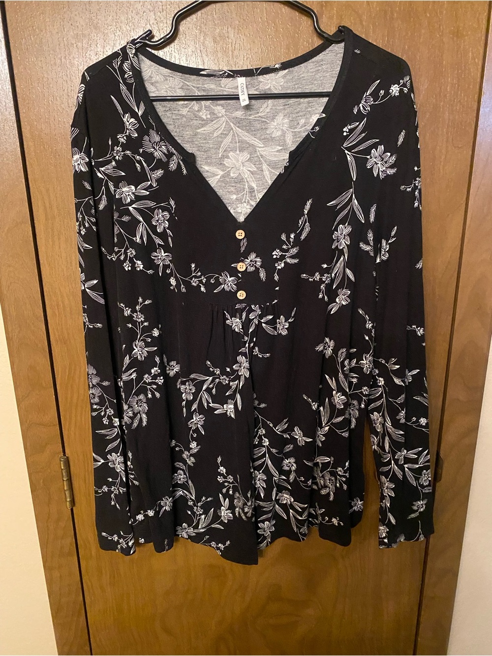 Black Floral V‑Neck Button Front Long‑Sleeve Blouse